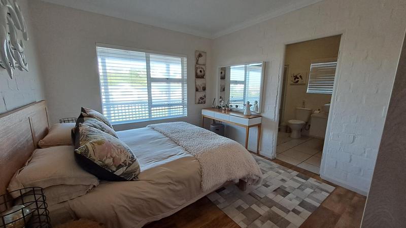 4 Bedroom Property for Sale in Stilbaai Wes Western Cape